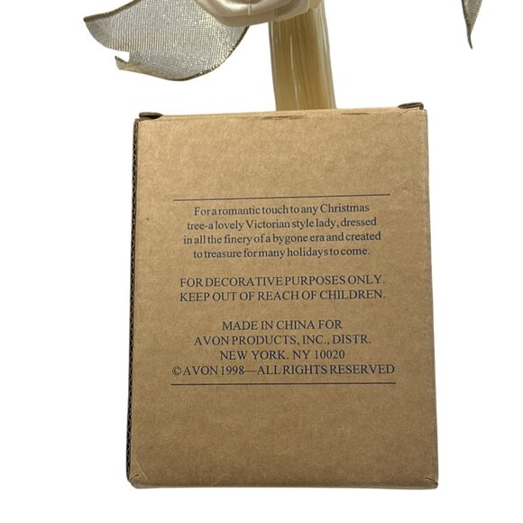 Avon 1998 Victorian Ladies Ornament Gala With Feather Accents & Rose - Picture 9 of 9